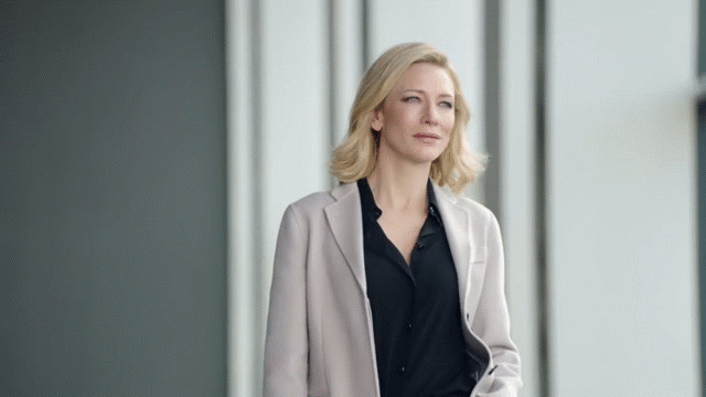 armani-sì-cate-blanchett-cappotto A proposito, ma voi lo sapevate che Armani fa anche i cappotti? Da non credere.